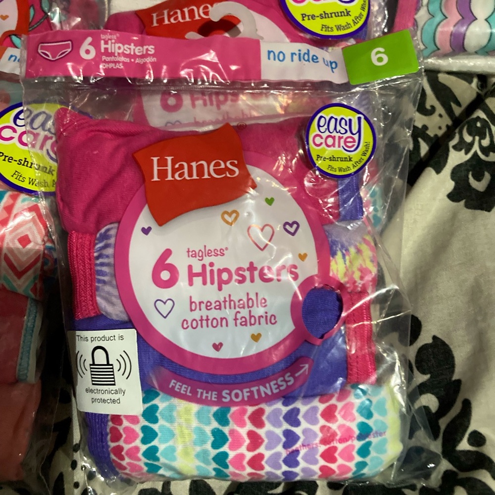 Girl’s Hanes Hipsters 6 pack underwear